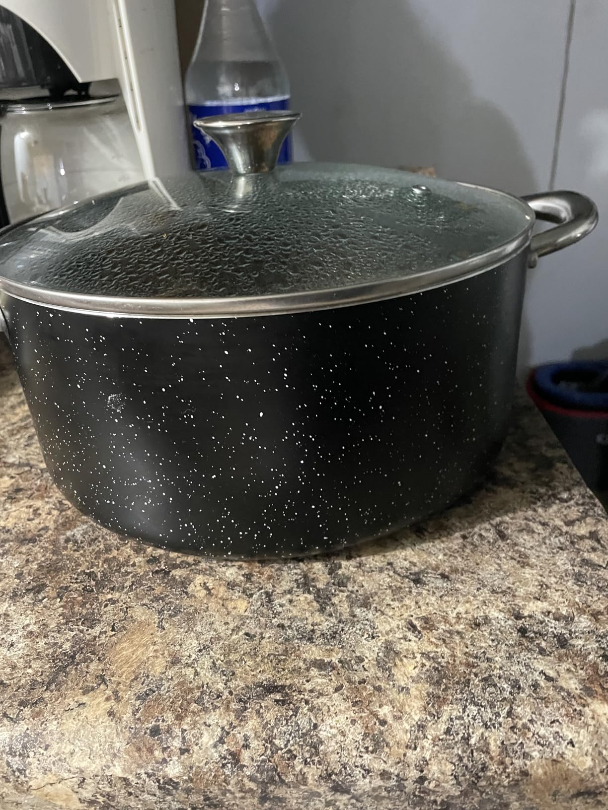 BEZIA 6 Quart Nonstick Stock Pot with Lid, Induction Cooking Pot for Soup | Oven & Dishwasher Safe, Quick Cleanup, All Stoves Compatible customer photo 2