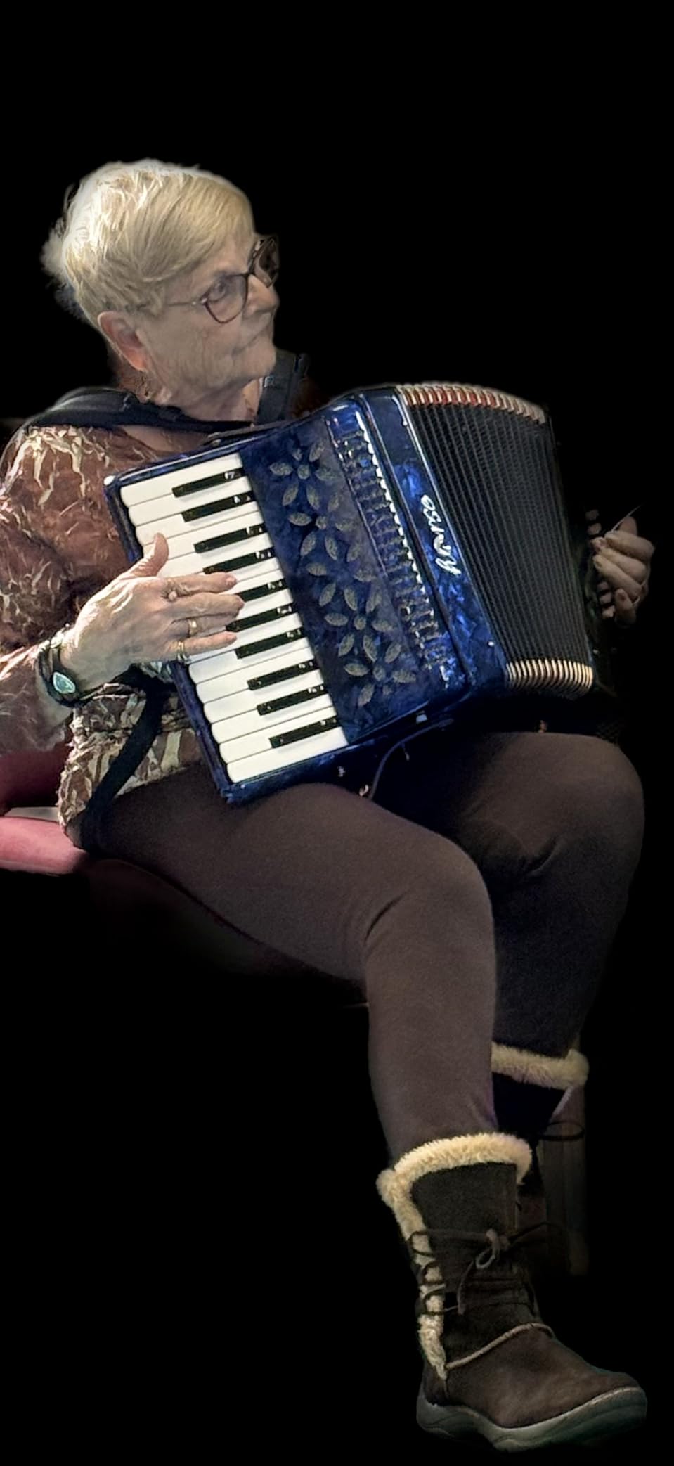 25 Keys Accordion, 16 Bass Piano Accordion Acordeón Acordeones Para Adultos for Beginner and Adults, Lightweight Portable with Adjustable Straps, Cleaning Cloth, Glove, and Carrying Bag(Black) customer photo 2