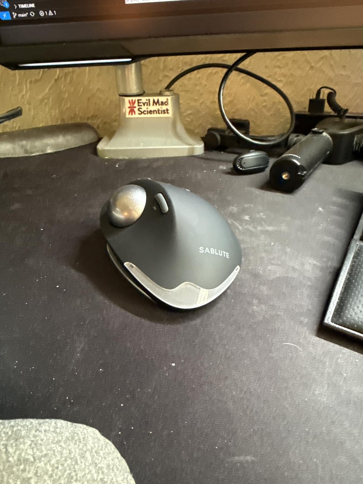 SABLUTE MAM1 Pro Ergonomic Wireless Trackball Mouse, Rechargeable Adjustable 0/18 Degree Angle, Thumb Control, Quiet Click, 3 Multi-Device Bluetooth & USB Receiver customer photo 1