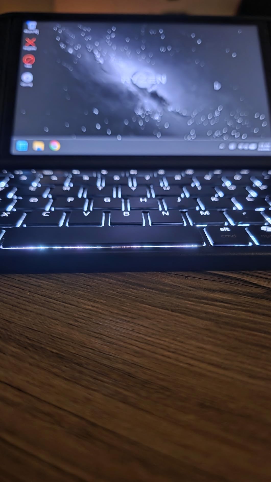 Razer Joro Wireless Gaming Keyboard, Portable Compact 75%, Low Profile Keys | Bluetooth 5.0 & USB-C, RGB Backlit, 1800-Hour Battery, Quiet Keys, Aluminum Frame, Multi-Device For PC & Mac, Steam Deck customer photo 1