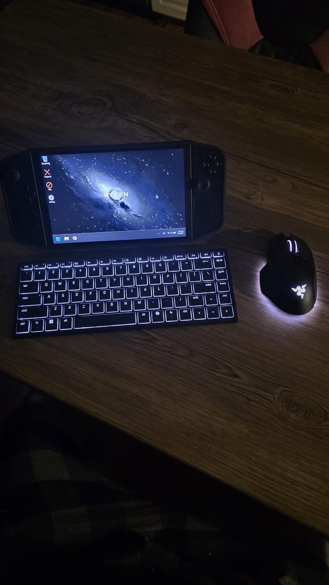 Razer Joro Wireless Gaming Keyboard, Portable Compact 75%, Low Profile Keys | Bluetooth 5.0 & USB-C, RGB Backlit, 1800-Hour Battery, Quiet Keys, Aluminum Frame, Multi-Device For PC & Mac, Steam Deck customer photo 2