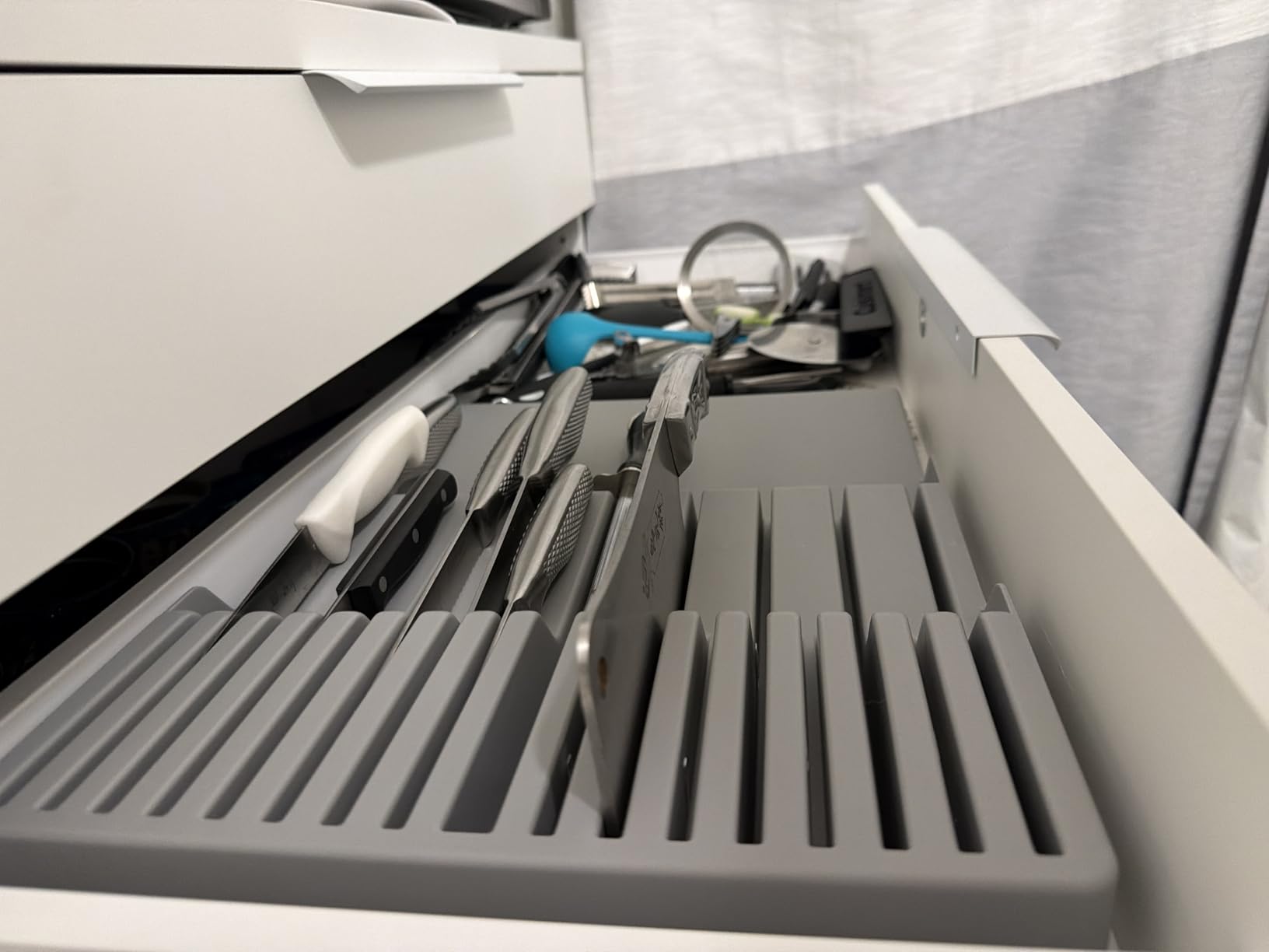 Lifewit Magnetic Drawer Knife Organizers Insert Plastic for 16 Knives, Gray customer photo 1