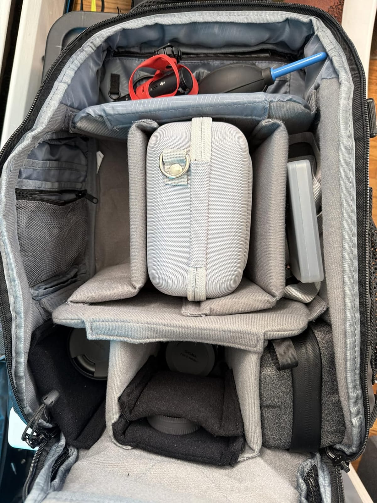 K&F CONCEPT Camera Backpack, 25L Large Capacity Camera Bag for Photographers | Raincover, 15.6 Inch Laptop Compartment, Compatible for Canon/Nikon/Sony/DJI Mavic Drone, B10 customer photo 2