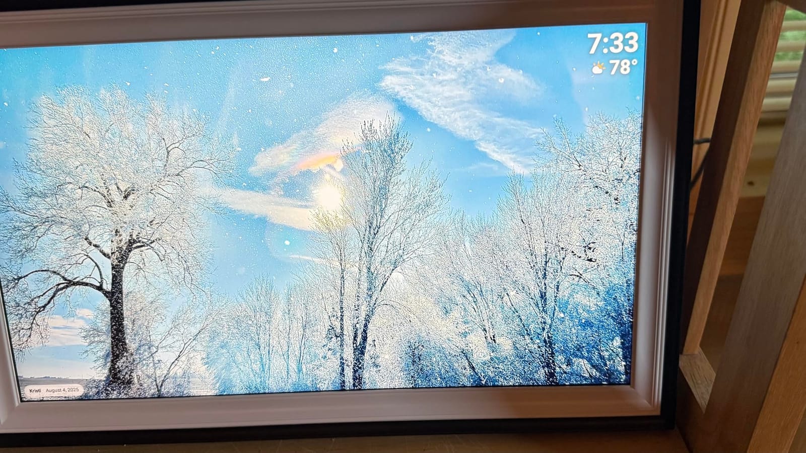 BIGASUO Digital Picture Frame Frameo 15.6