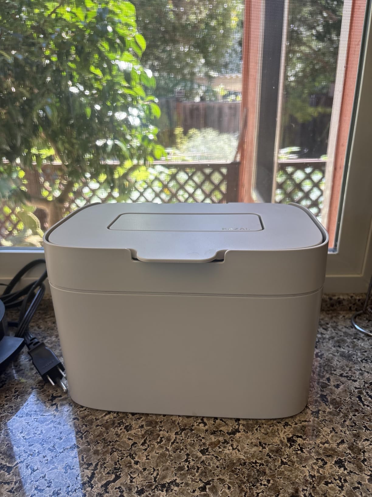 KAZAI. Compost Bin Kitchen 'Elin' | 1.2 GAL / 4.5L Countertop Compost Bin with Lid & Carbon Filter | Odor-Free, Dishwasher Safe, with Inner Bucket | Small Indoor Kitchen Composter | Stone-Blue customer photo 1