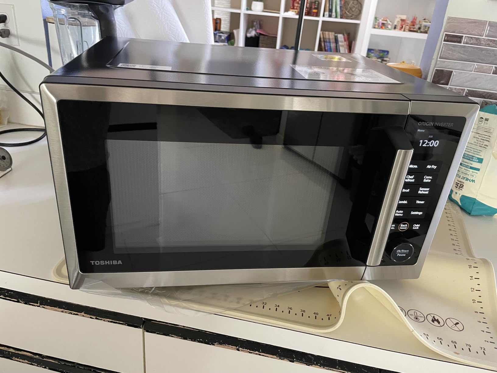 TOSHIBA OptiChef PRO MAX Air Fryer Combo Microwave Oven with 2.4-Inch Color Screen, Origin Inverter Technology, Smart Sensor, Compatible with Alexa, 1100W, 1.3 Cu.Ft, Silver ML2-STC13SAIT(SS) customer photo 1