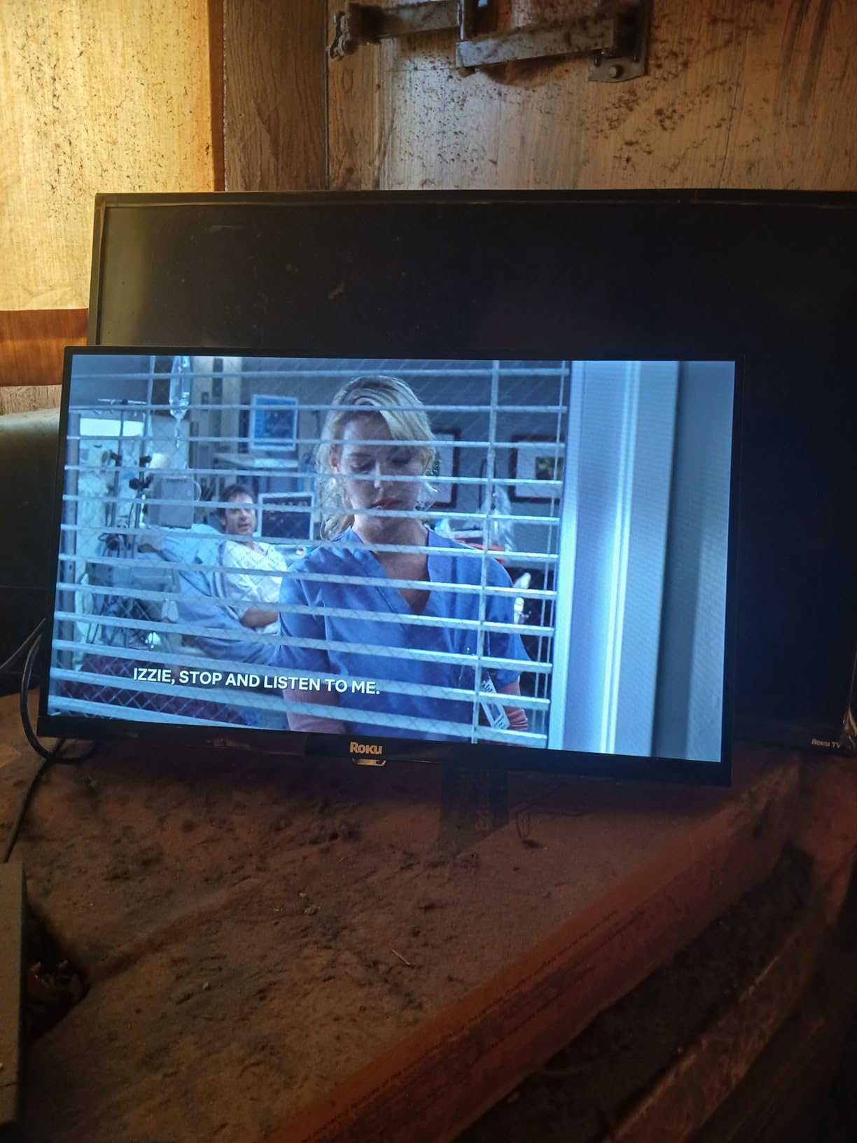 Roku Smart TV - 24-Inch Select Series, 720p HD TV - Roku TV with Voice Remote - Flat Screen LED Television with Wi-Fi for Streaming Live Local News, Sports, Family Entertainment customer photo 1