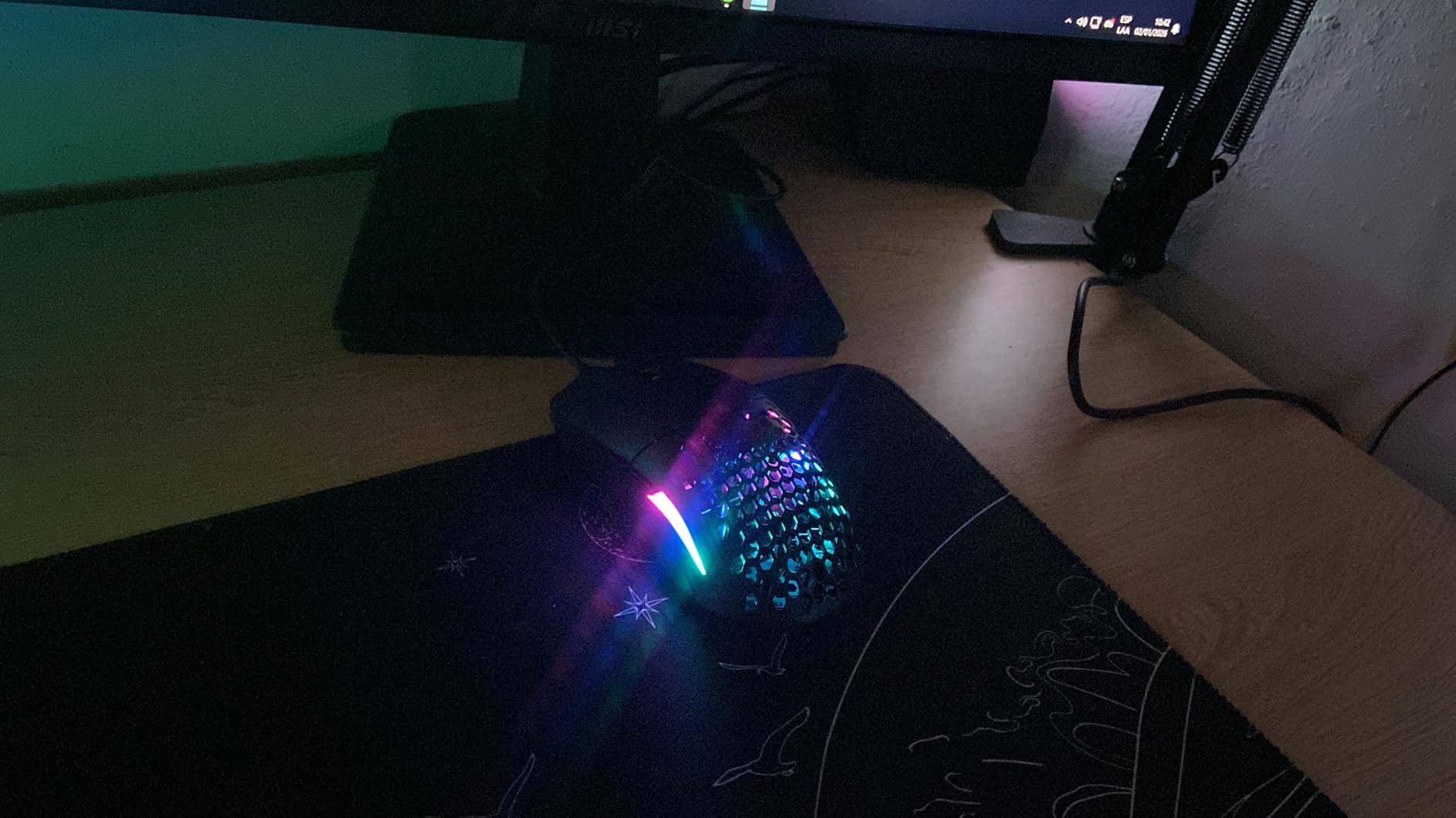 Glorious Model O Eternal Gaming Mouse (Black) | 55g Ultralight Symmetrical Shell, 12K DPI Optical Sensor, 80M Mechanical Clicks, Dual-Zone RGB Lighting, Six Buttons customer photo 1
