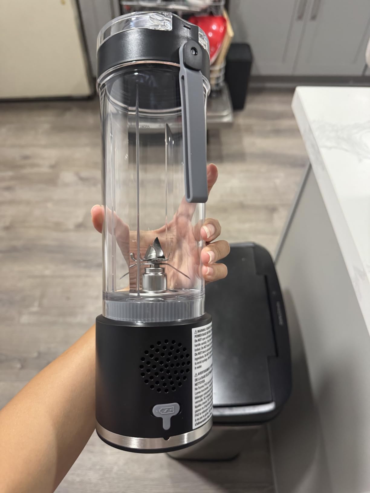 UTALENT Cordless Portable Blender, Ice Crush, 700W Motor, 25oz Cup, 4 Mode | 700W Brushless Motor, USB-C rechargeable, Long-lasting, 25oz Tritan cup, Leakproof lid with sip spout, Dishwasher Safe Parts customer photo 2