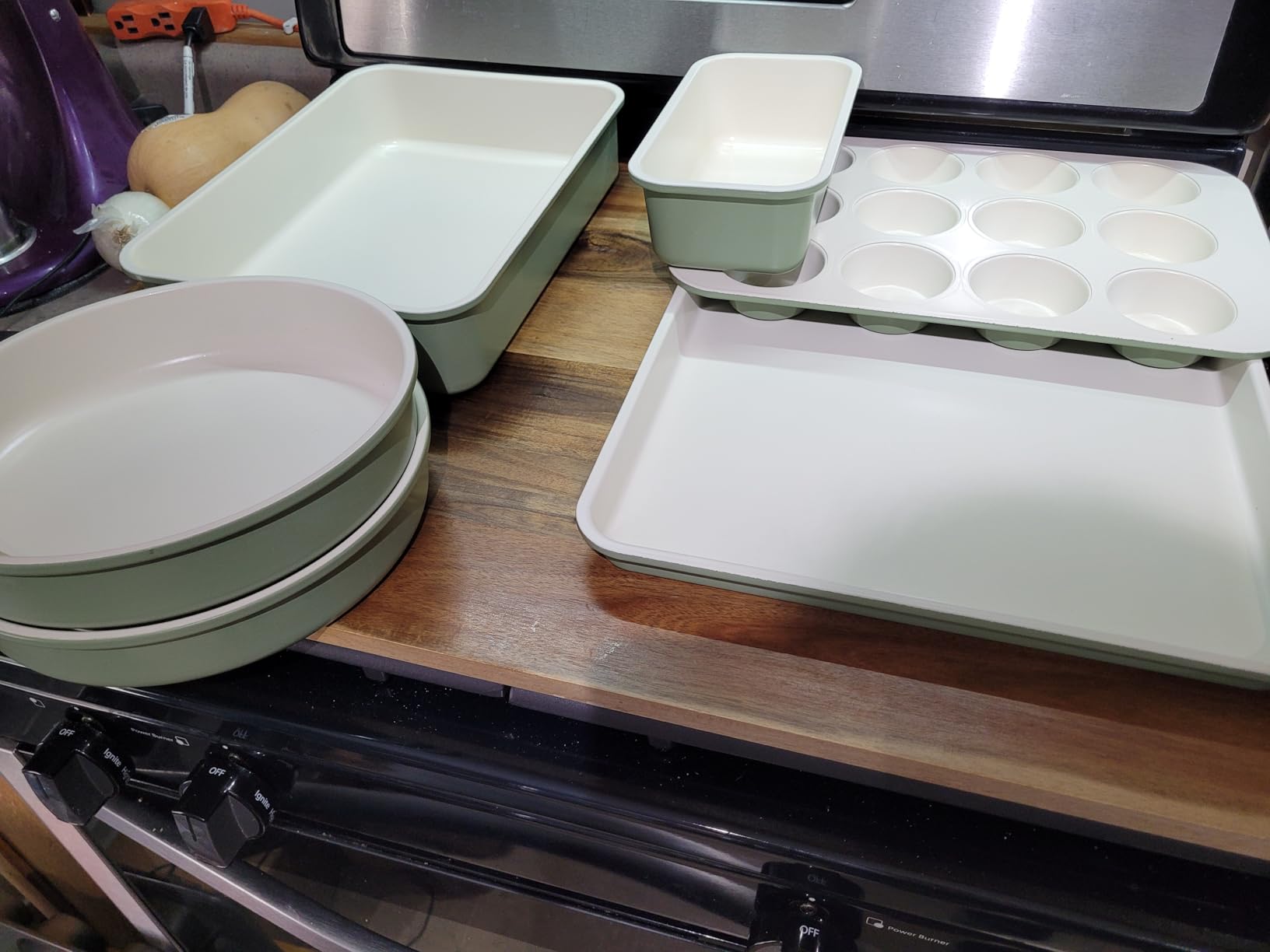 GreenLife 6 Piece Ceramic Nonstick Oven Bakeware Set, Sage | PFAS-Free Ceramic Nonstick, Baking Set, Cookie Sheet, Loaf, Cake & Muffin Pans, Easy Release, Dishwasher & Oven Safe to 450F customer photo 2