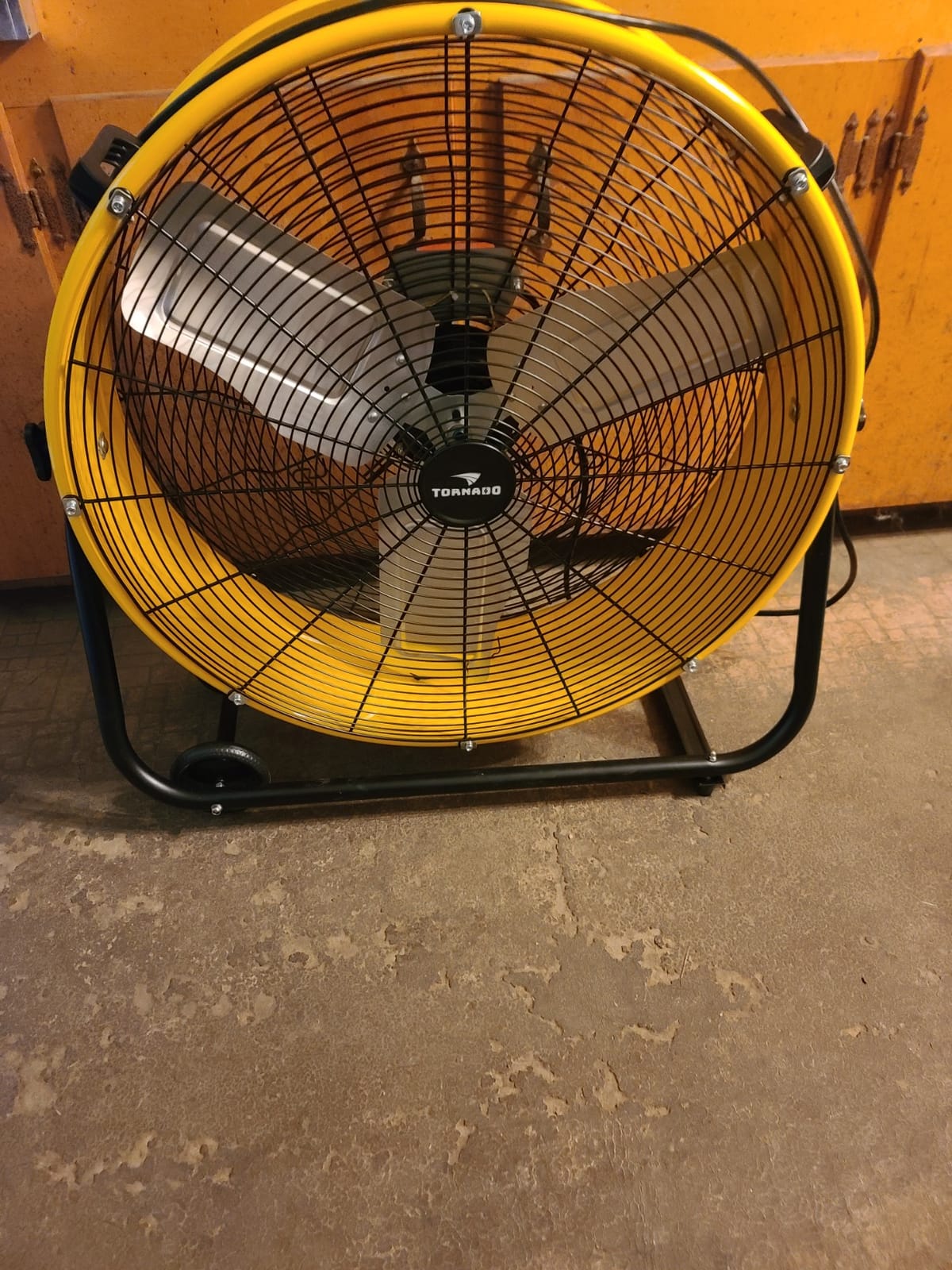 Tornado 24 Inch High Velocity Drum Fan, 8800 CFM Heavy Duty Industrial Floor Fan, 3-Speed Tilt Adjustable Metal Blades, Wide Airflow, 8 FT Cord, UL Listed for Commercial Use customer photo 2