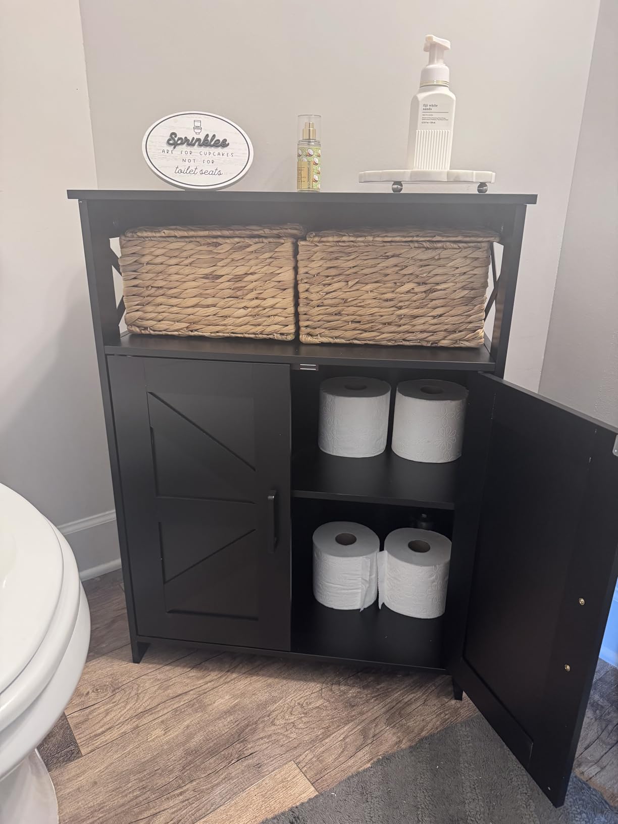 Homhedy Farmhouse Bathroom Storage Cabinet with 2 Doors, Toilet Paper Cabinet with Adjustable Shelf, Small Bathroom Cabinet for Kitchen/Laundry/Living Room, 11.8 x 23.6 x 31.5 Inches, White customer photo 1