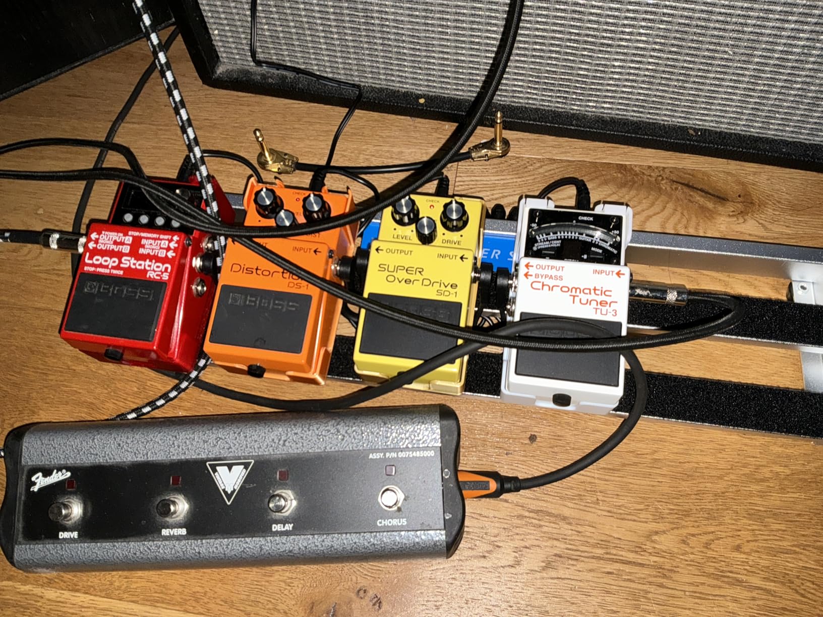 RVONE Extra Large Guitar Pedal Board with Built-in Power Supply | 24.02x12.6