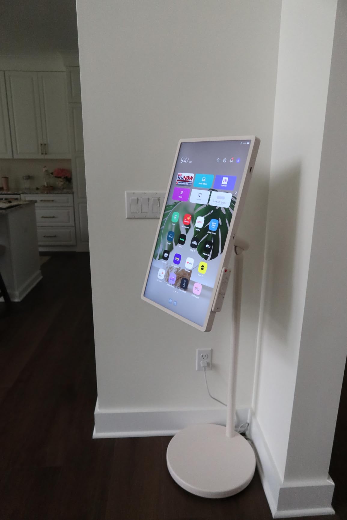 LG 27-Inch StanbyME 2 with Folio Cover, Portable Touch Screen TV, Dolby Vision, HDR10, Filmmaker Mode, Built-in Battery, Full Swivel Rotation (27LX6TYGA, 2025) customer photo 1