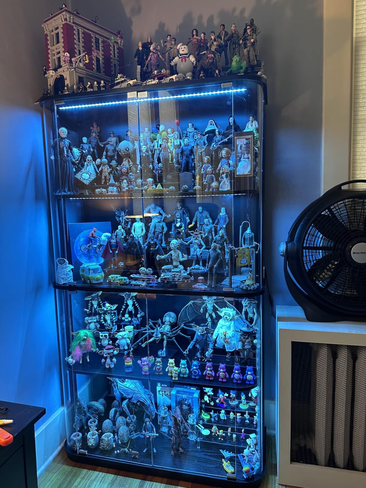 BROTTAR Large Rounded Display Cabinet with Glass Door & Lights, Black | 4-Tier Curio Cabinet with 3 Color Lights for Collectibles, Glass Display Case with Transparent Full-Display Surface customer photo 1