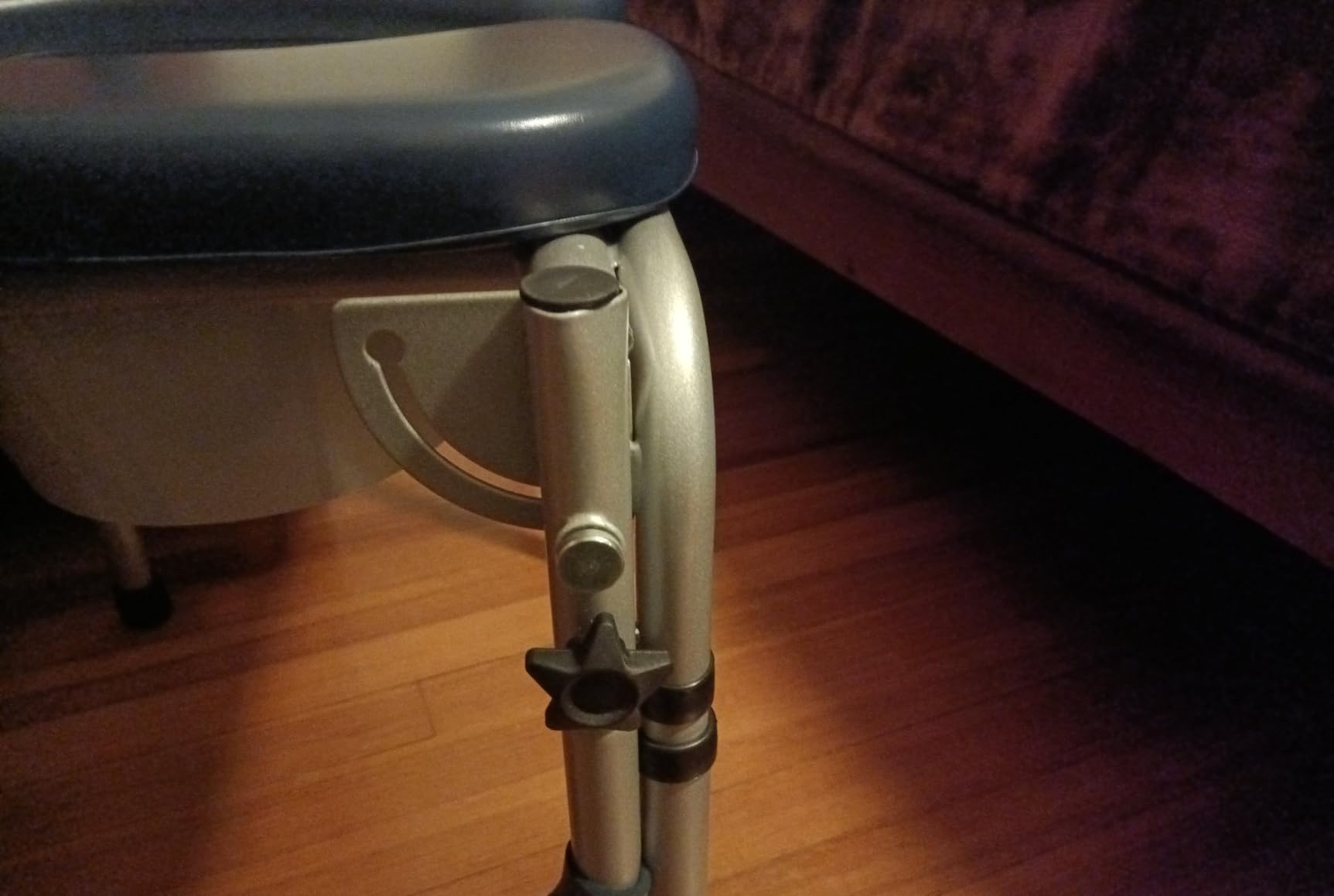 M73 Drop Arm Bedside Commodes for Seniors, Potty Chair for Adults customer photo 2