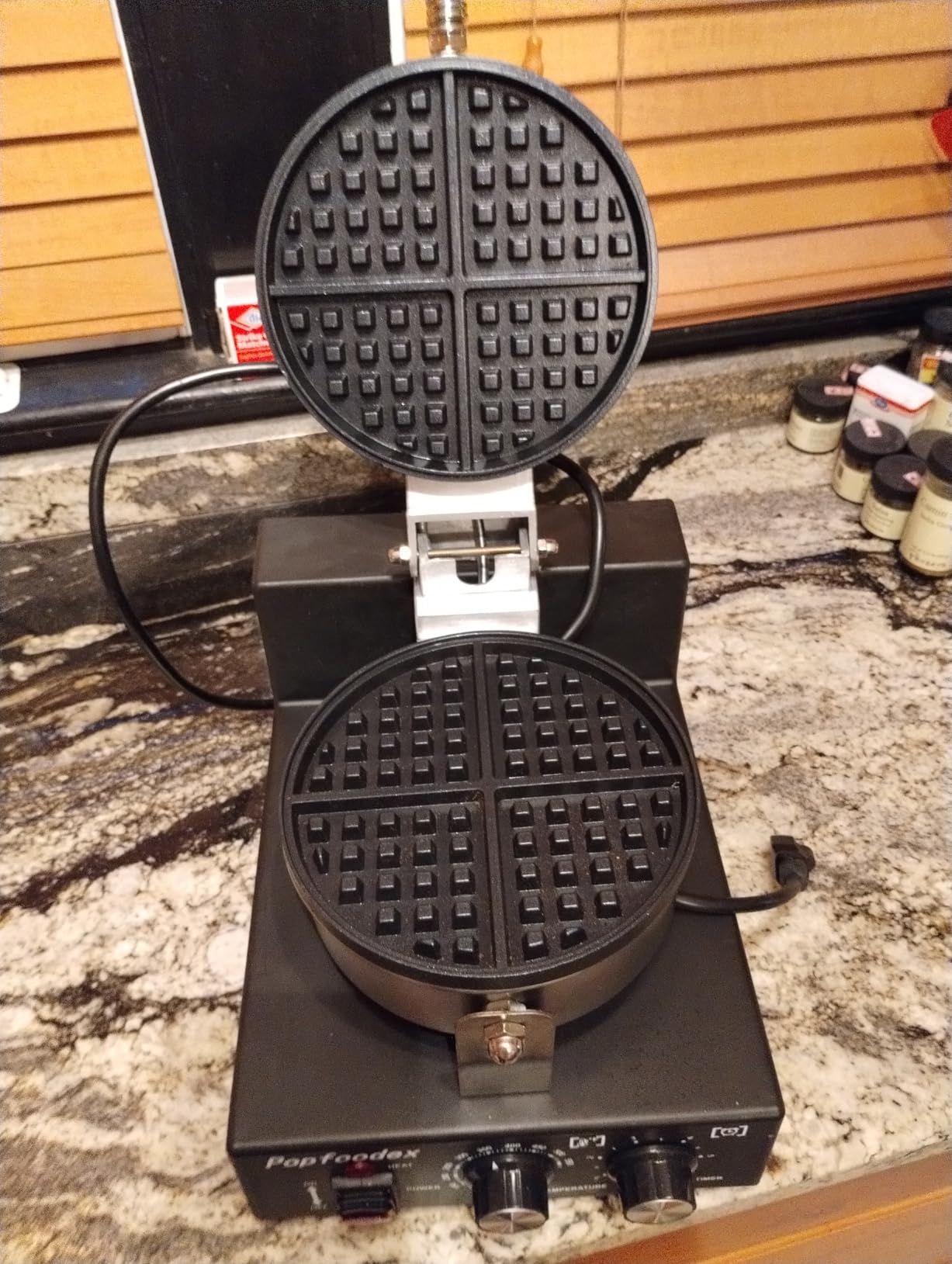 Commercial Waffle Maker for Restaurant, 110V Electric Waffle Maker w/Non-stick and 122-572°F Adjustable Temp, 1200W Profession Waffle Iron with Timer and Heavy Duty, Hotel Waffle Machine customer photo 1