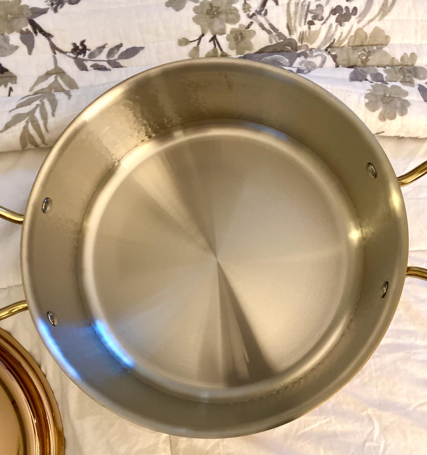 YJX 6.7QT Hammered Stock Pot with Lid, Copper Rose Gold, Tri-Ply Stainless Steel, Multi-Functional Cookware for Bake Roast Braise Saute, Magnetic Base, Dishwasher and Oven Safe (30CM) customer photo 1