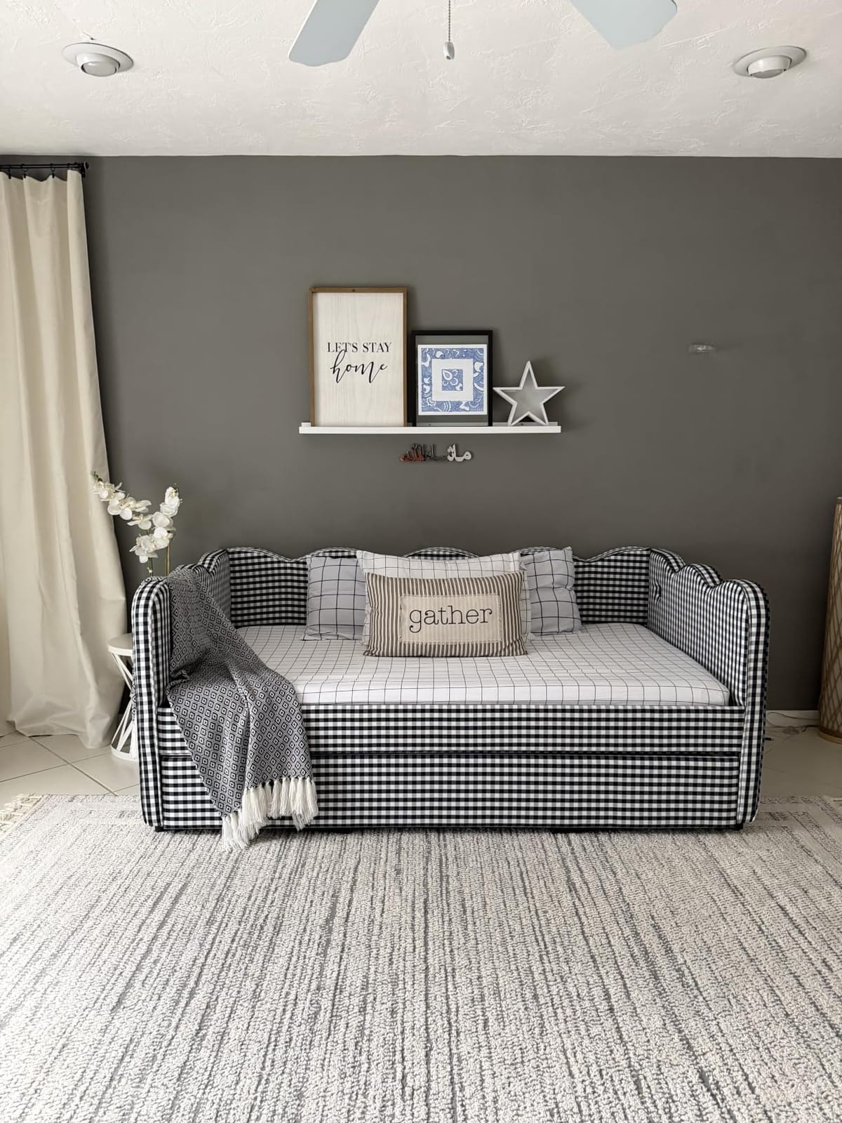 KEIKI Twin Size Upholstery Daybed with Trundle and USB, Twin to King Design Adorable Wave Shaped Extendable Linen Sofa Bed, Easy Assembly, No Box Spring Required, for Living Room and Bedroom, Green customer photo 2