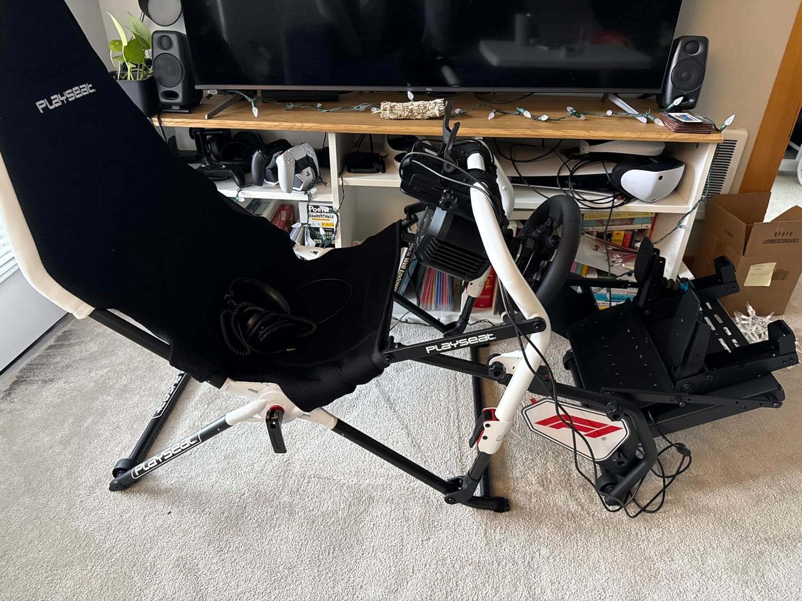 Playseat Challenge DD - F1 Edition, Foldable Racing Simulator Cockpit, Direct Drive, Logitech, Thrustmaster, Moza, Fanatec, Formula Racing Simulator customer photo 2