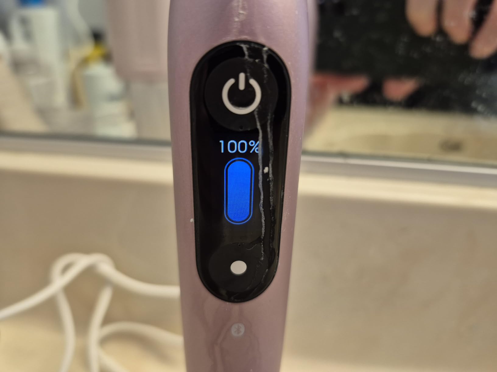 Oral-B Rechargeable Electric Toothbrush, iO9 Limited Ultimate Clean, 7 Cleaning Modes, Interactive Display, iSense Charger, Charging Travel Case, Visible Pressure Sensor, 3 Brush Heads, Black customer photo 2