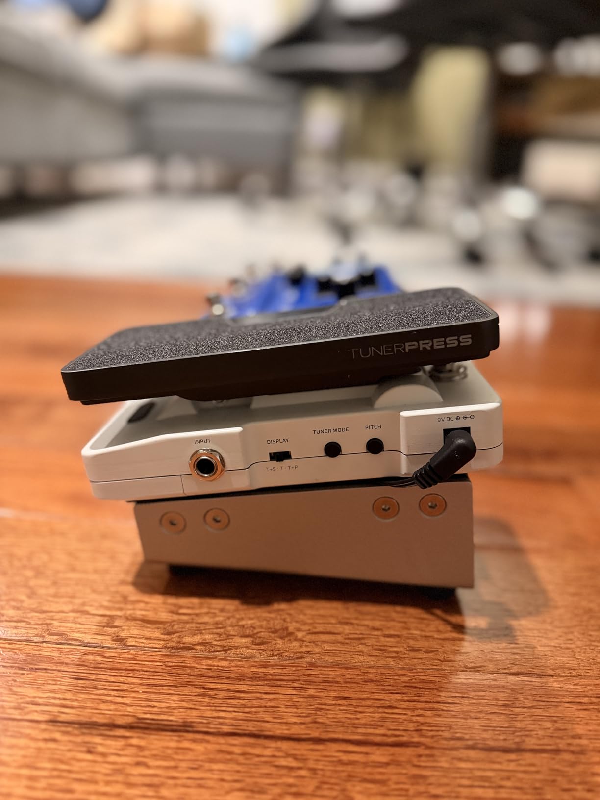 D'Addario XPND Core Pedalboard, Large Double Row | D'Addario XPND pedalboard gear offers expandable setup, durable design, clean cable routing and reliable stage organization. customer photo 1