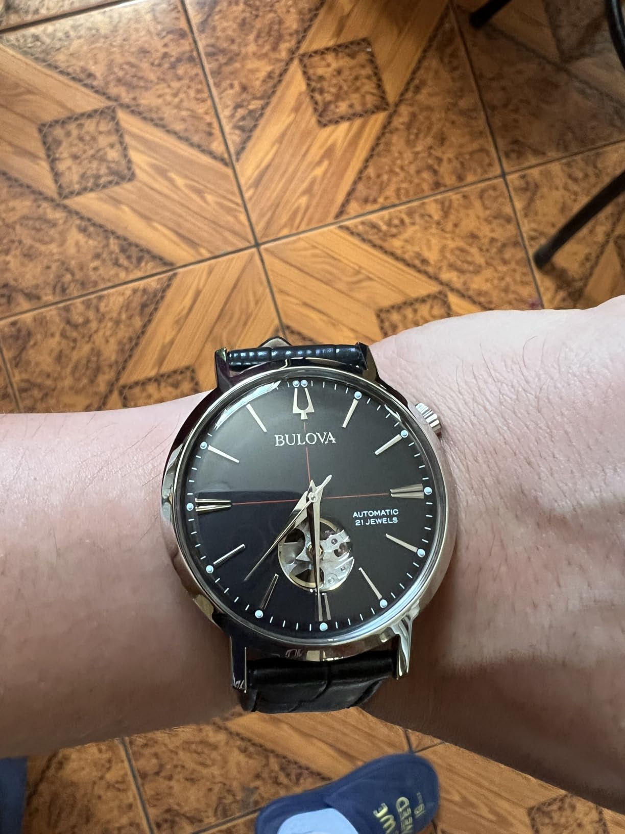 Men's Classic Aerojet 3-Hand Automatic Leather Strap Watch, Open Aperture, 40-Hour Power Reserve, Double Curved Mineral Crystal, 41mm customer photo 2