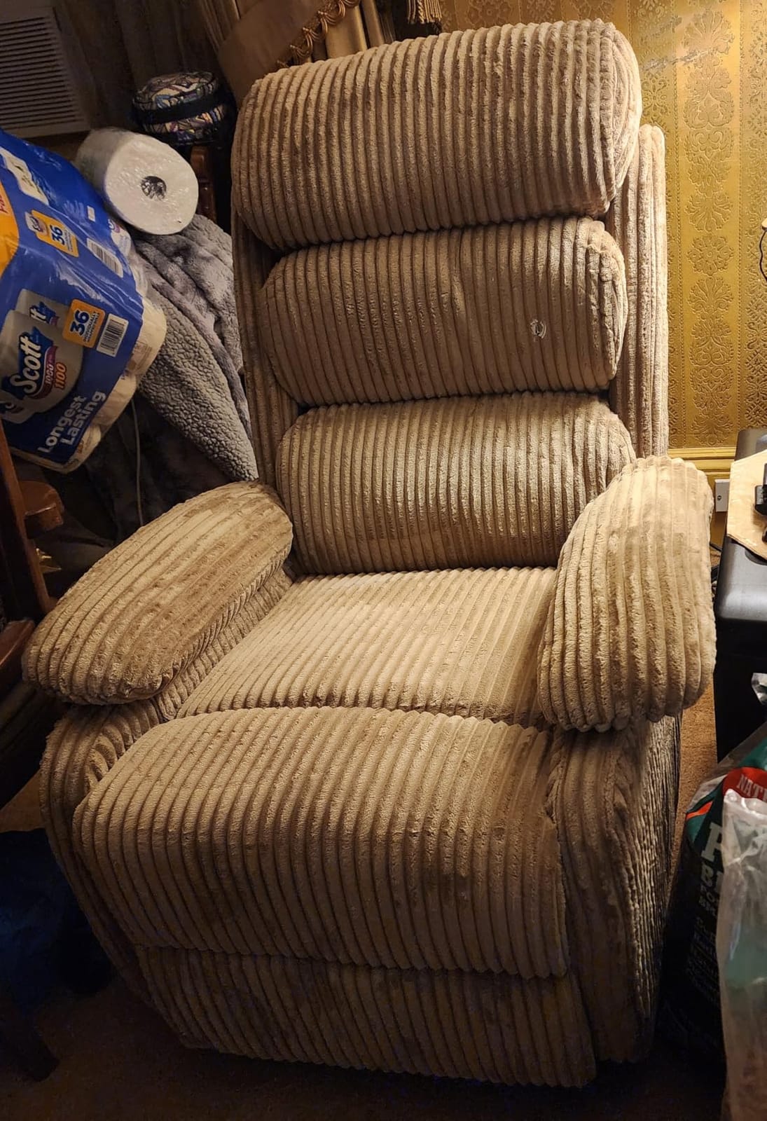 Adult 360° Rocking Recliner Chair, Nursery Rocker Reclining Chair with Side Pocket, a Comfy upholstered Single Sofa Armchair, Velvet Fabric in Beige customer photo 2