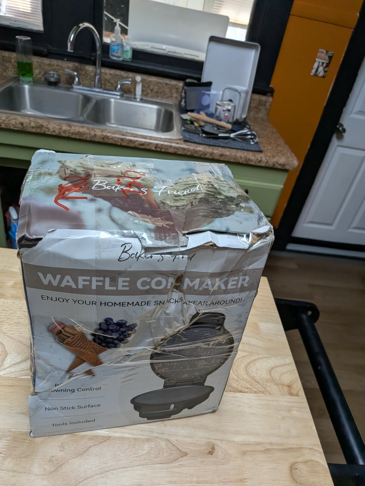 Baker's Friend Waffle Cone Maker Machine with Browning Control, 7.5