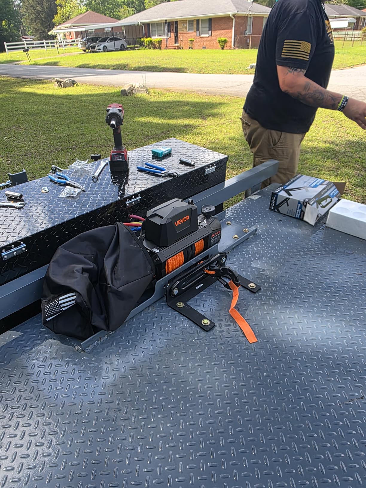 VEVOR Electric Winch, 12000 lbs Load Capacity, 12V DC Truck Winch with 92 ft Synthetic Rope, Wireless & Wired Remote Control, IP68 Waterproof for Towing Off-Road SUV Jeep Trailer Boat customer photo 1
