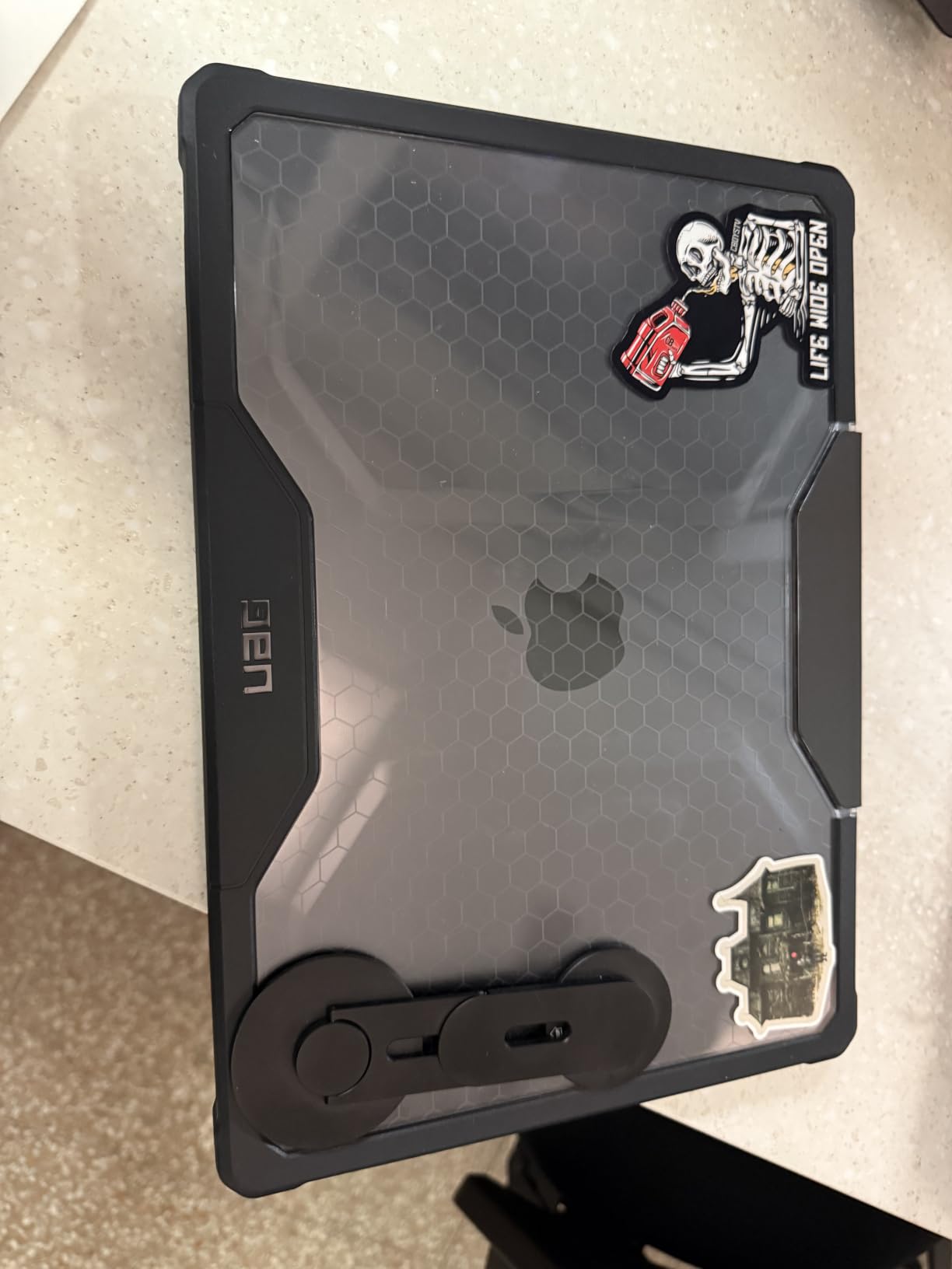 Apple 2025 MacBook Pro Laptop with Apple M5 chip with 10-core CPU and 10-core GPU: Built for AI, 14.2-inch Liquid Retina XDR Display, 24GB Unified Memory, 1TB SSD Storage; Space Black customer photo 2