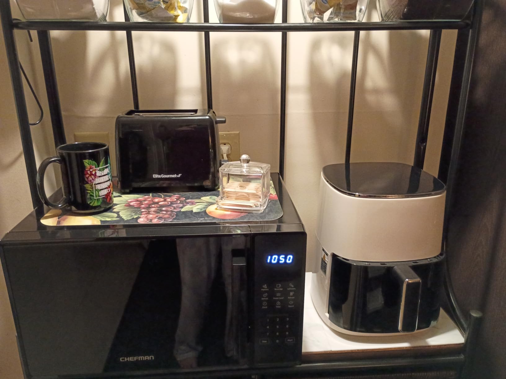 Chefman Countertop Microwave Oven 1.1 Cu. Ft., 1000 Watts with 10 Power Levels, 6 Cooking Presets with One-Touch Express Cook, Eco Mode, Child Safety Lock, & Mute Button - Black customer photo 1