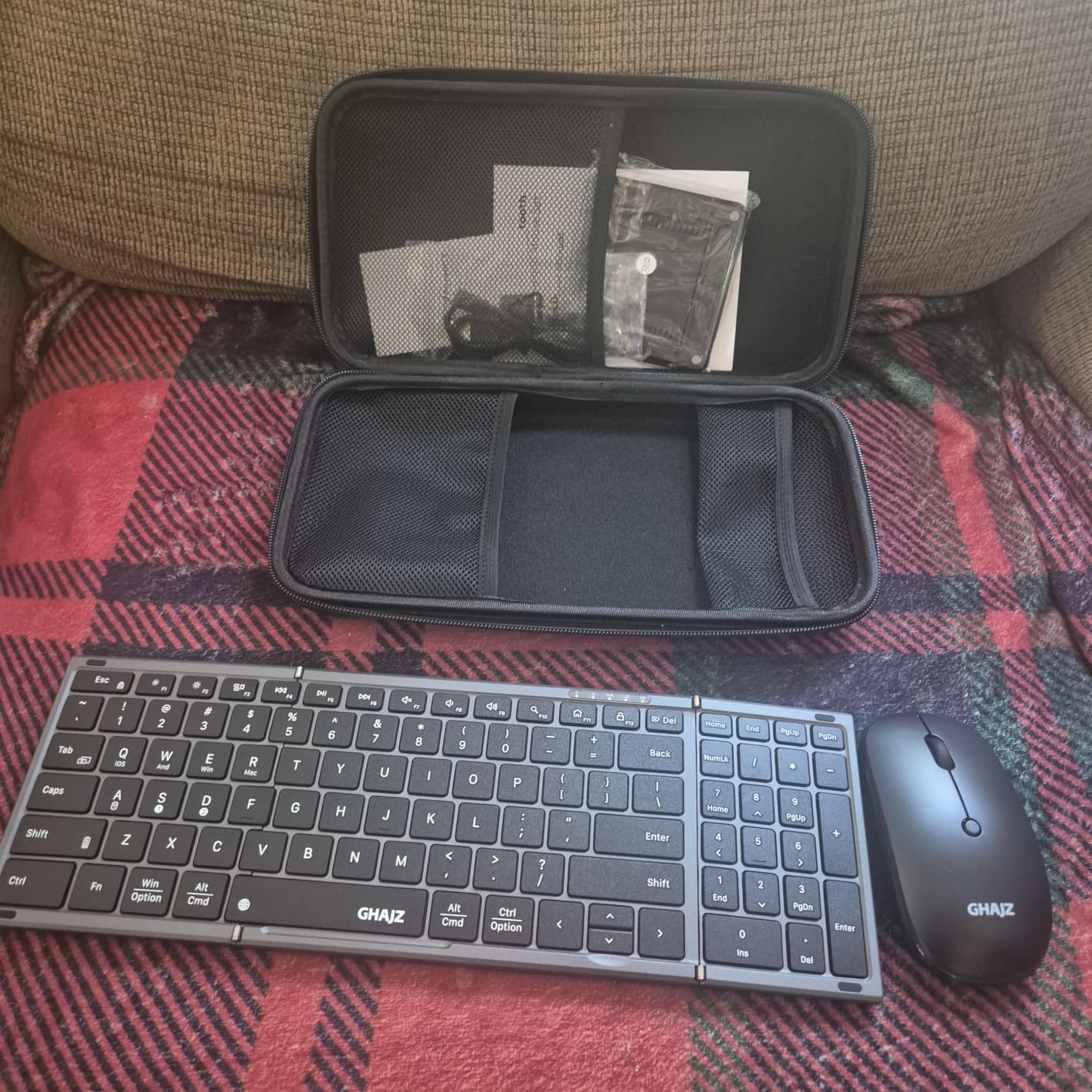 Portable Foldable Keyboard and Mouse Combo, Bluetoothx2+USB A+USB C(4 in 1) Connection, Keyboard Lock, Full Size Folding Wireless Rechargeable Silent Design for Travel/Home/Office-Black Gray customer photo 1