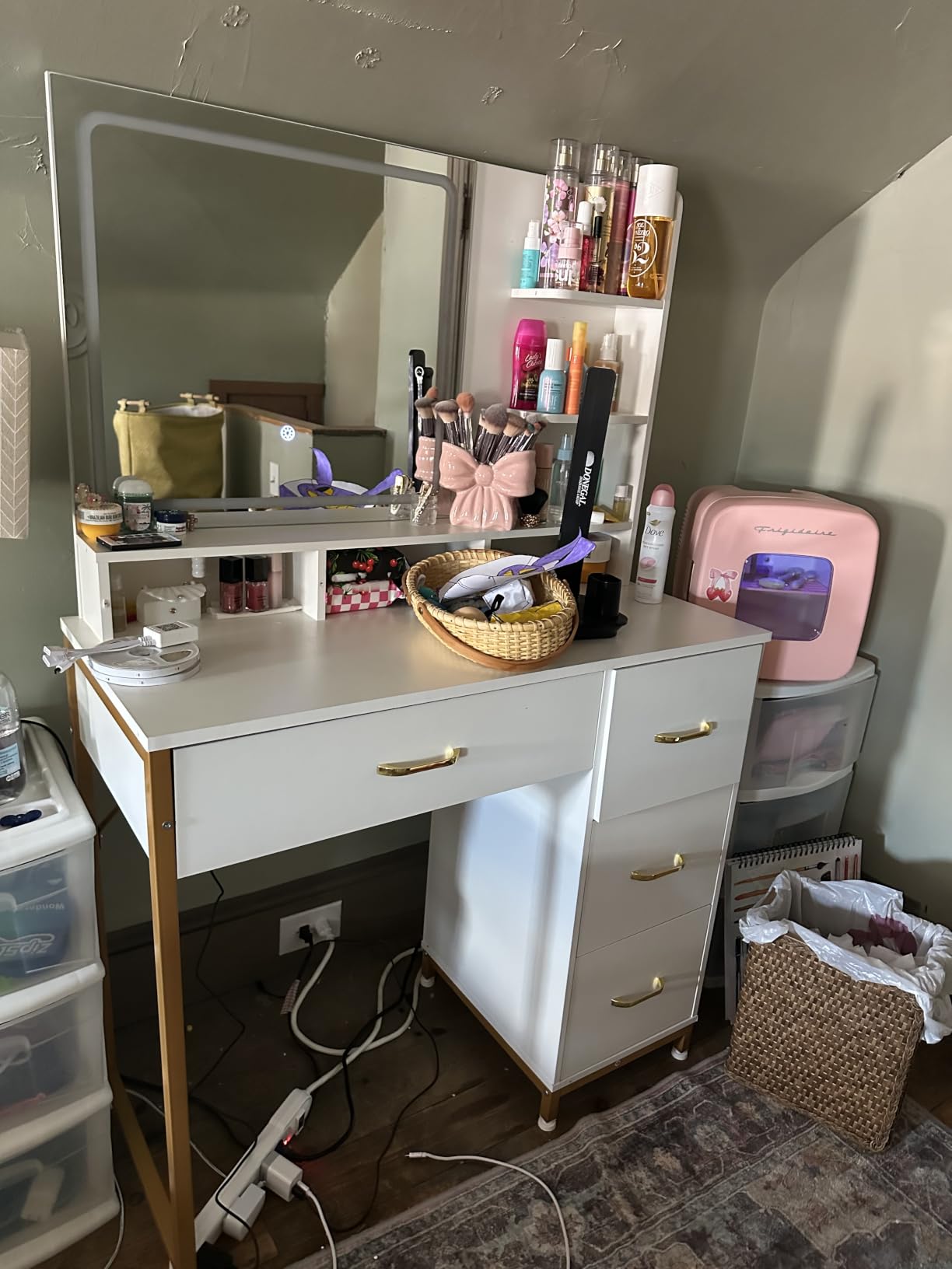 COMHOMA Vanity Desk with Mirror and Lights, Makeup Vanity Table with 4 Drawers & Storage Shelves, Large HD Mirror, 3 Color Modes & Adjustable Brightness, Modern Dressing Table for Bedroom, Pearl White customer photo 1