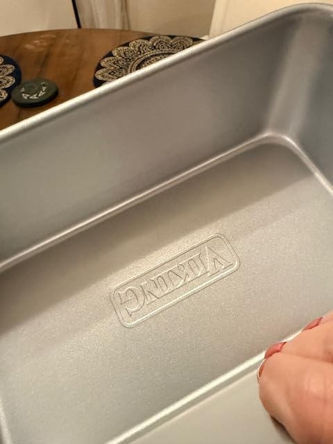 Viking Premium 5-Piece Nonstick Ceramic Baking Pans Set, Made without PFAS, Heavy Gauge Aluminized Steel Bakeware, Baking Sheet, Cooling Rack, Loaf, Muffin and Square Pan, Oven Safe for 475F, Silver customer photo 2