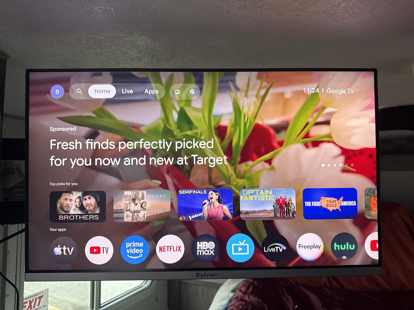 SYLVOX QLED RV TV, 22 inch TV with DVD Player Built-in, 12V for Camper | 1080P Smart Television AC/DC Power, 9-32V Wide Voltage, Low Energy Consumption, Bezel Less Design, for Car RV Boat & Home Use customer photo 1