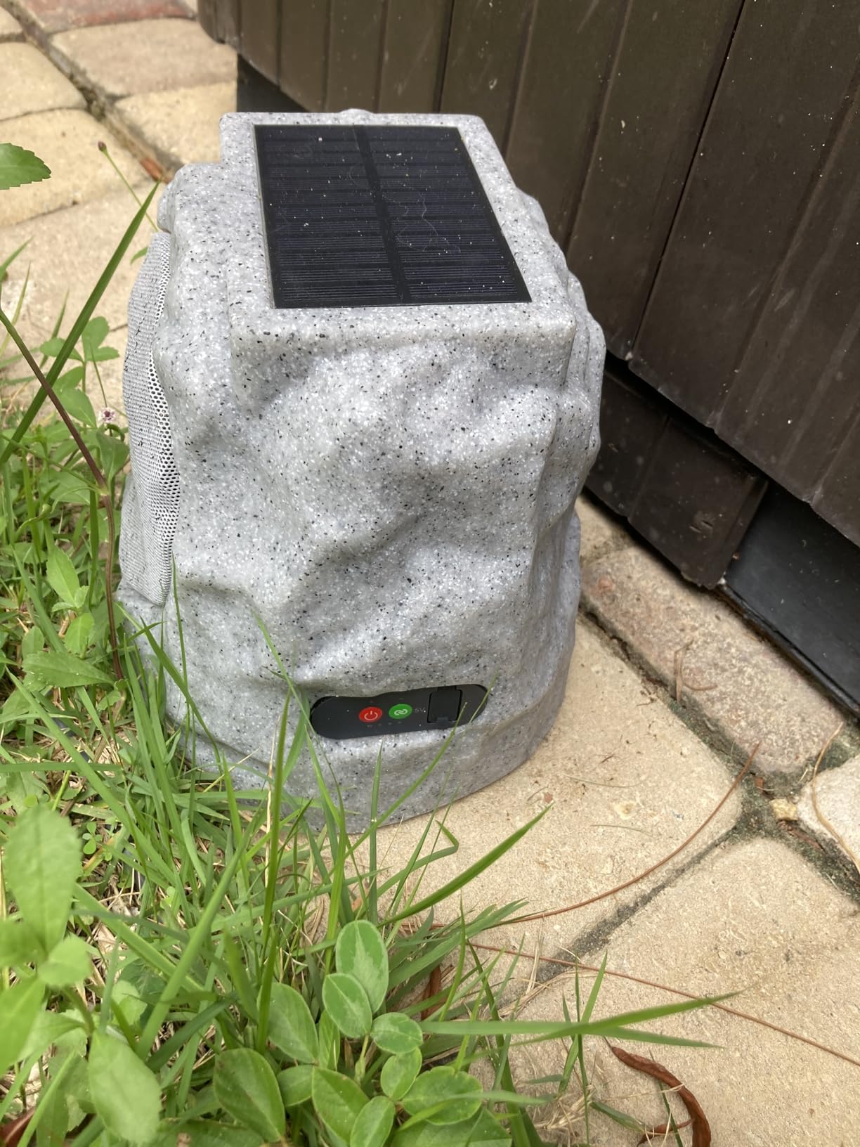 Rock Speakers Outdoor Water-Resistant IP44, Multi-Sync Up to 100 Speakers, Solar-Powered Rock Speaker with Light for Patio Garden Party Pool Deck Yard Outside customer photo 1