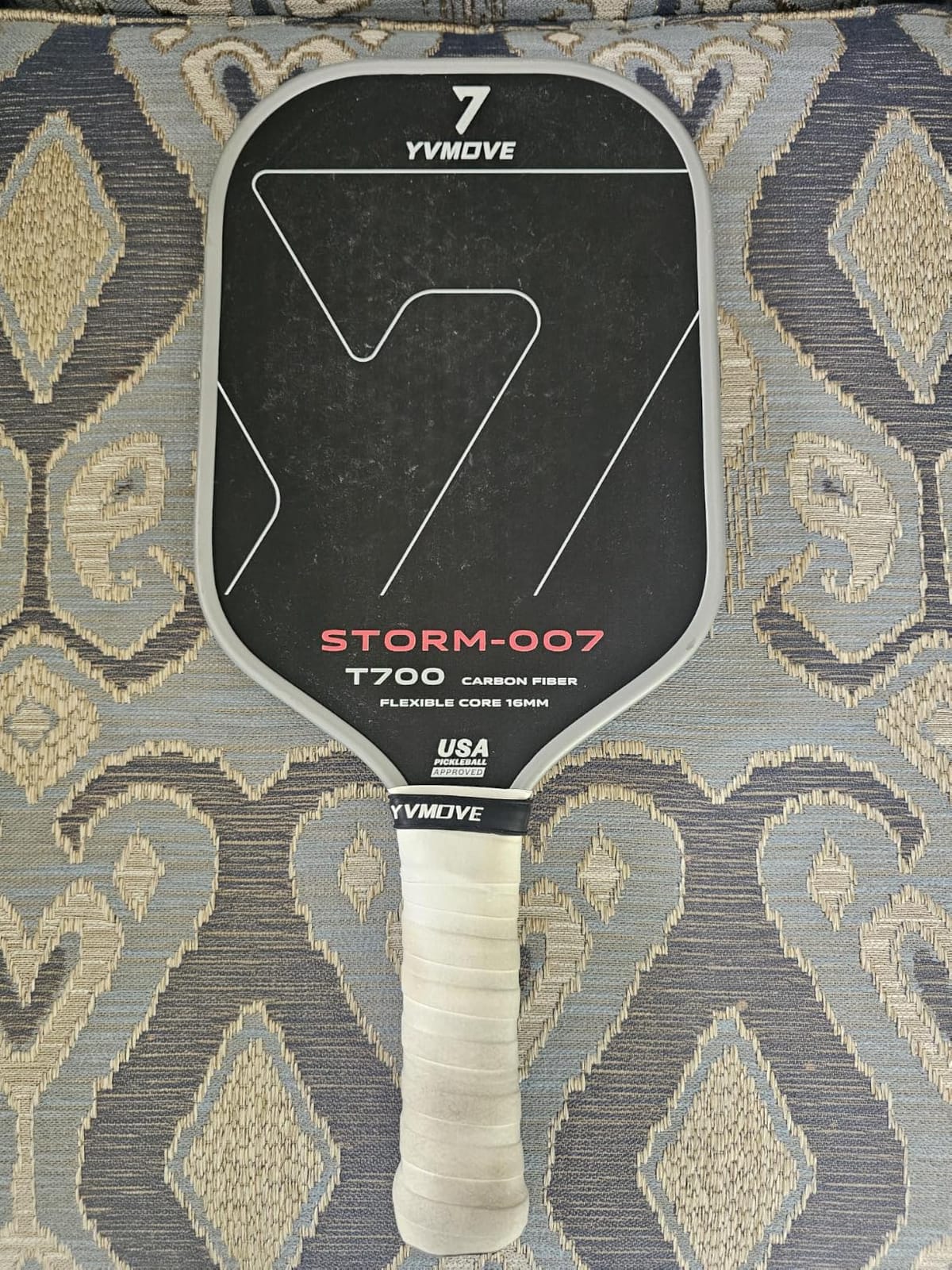 YVmove 16mm Kevlar T700 Carbon Fiber Pickleball Paddle, USAPA Approved | Raw Carbon Texture for Exceptional Spin Explosive Power & Consistent Shot Performance with Thermoformed Uni-body Construction customer photo 2