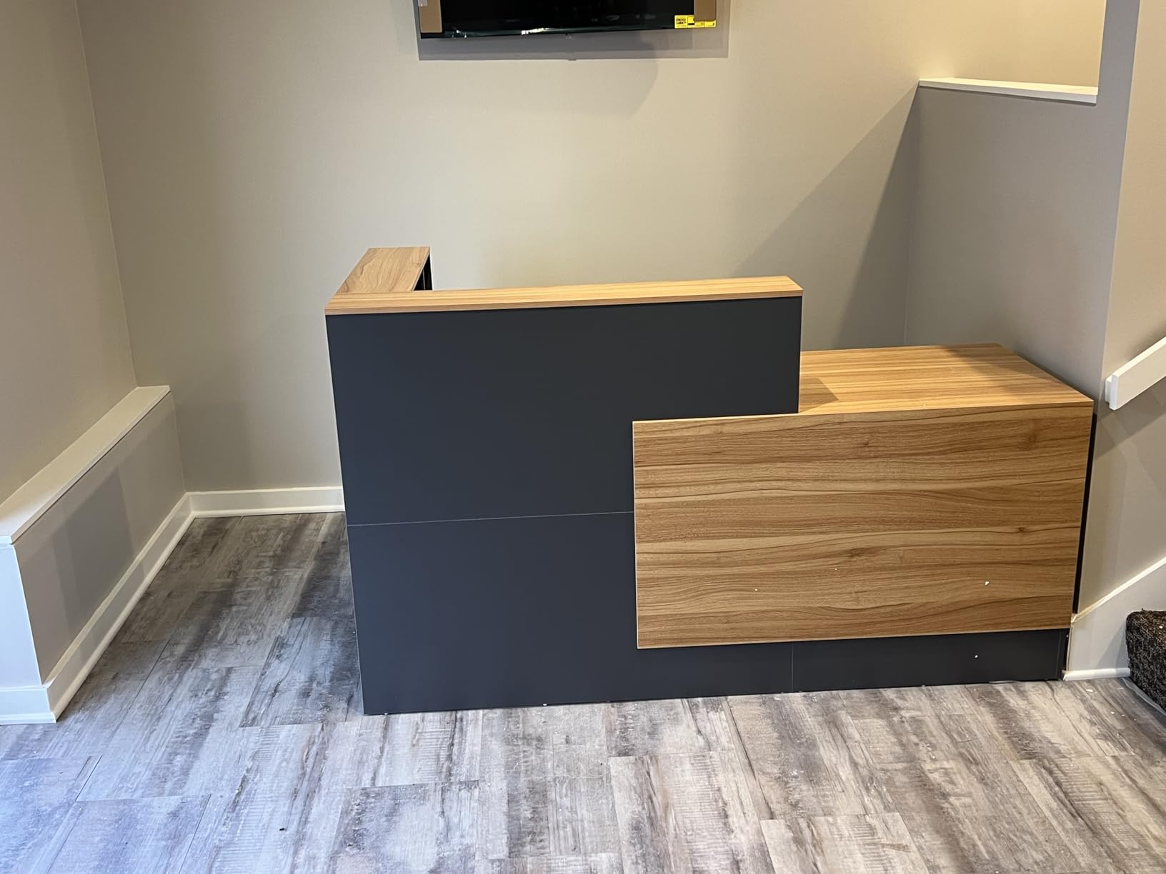 L-Shaped Reception Desk with Lockable Drawers, Adjustable File Cabinet & Keyboard Tray, Modern Front Counter for Office, Salon, or Lobby (Left-L Walnut/Slate Gray, 70.9''L x 23.6''W x 41.3''H) customer photo 1