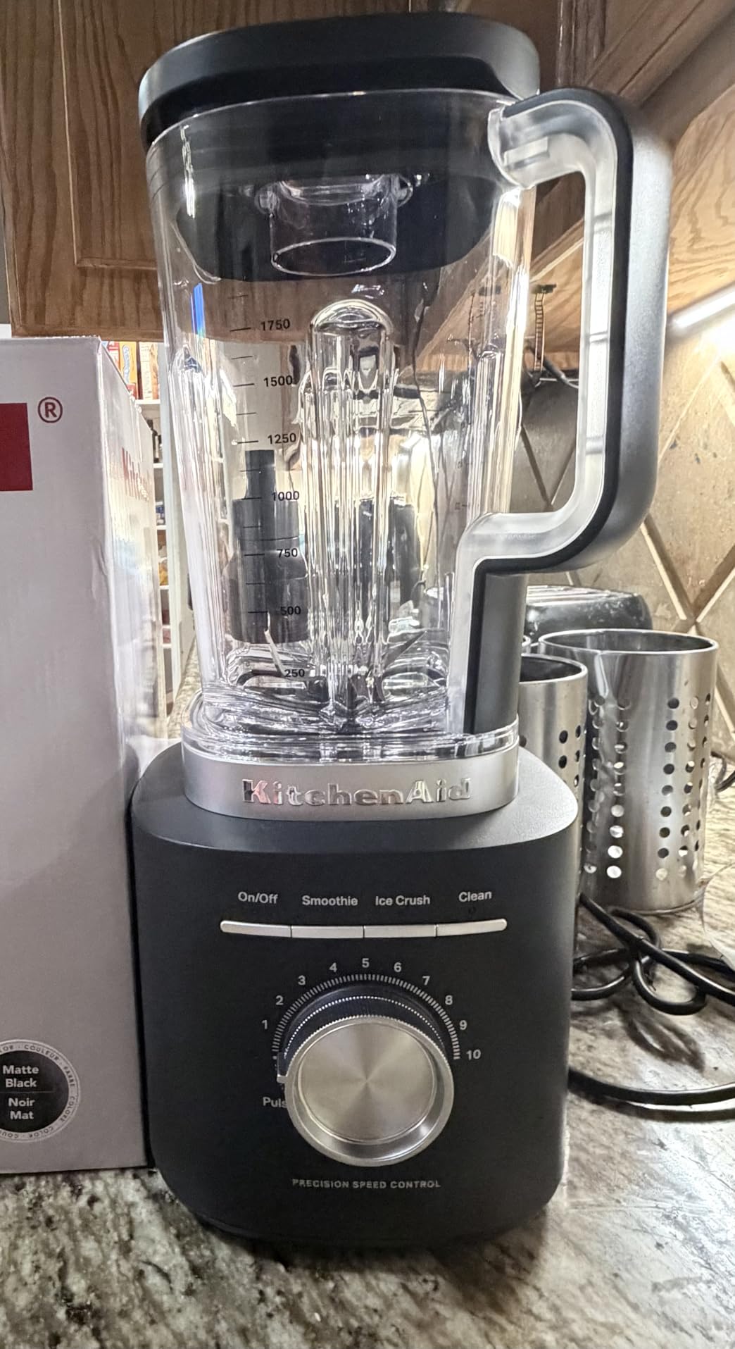 KitchenAid Pure Power Blender with 2 Blending Jars, 1700 Watt Peak Power, 68oz Jar + (2) 16oz Personal Jars, KSB2078DG customer photo 2