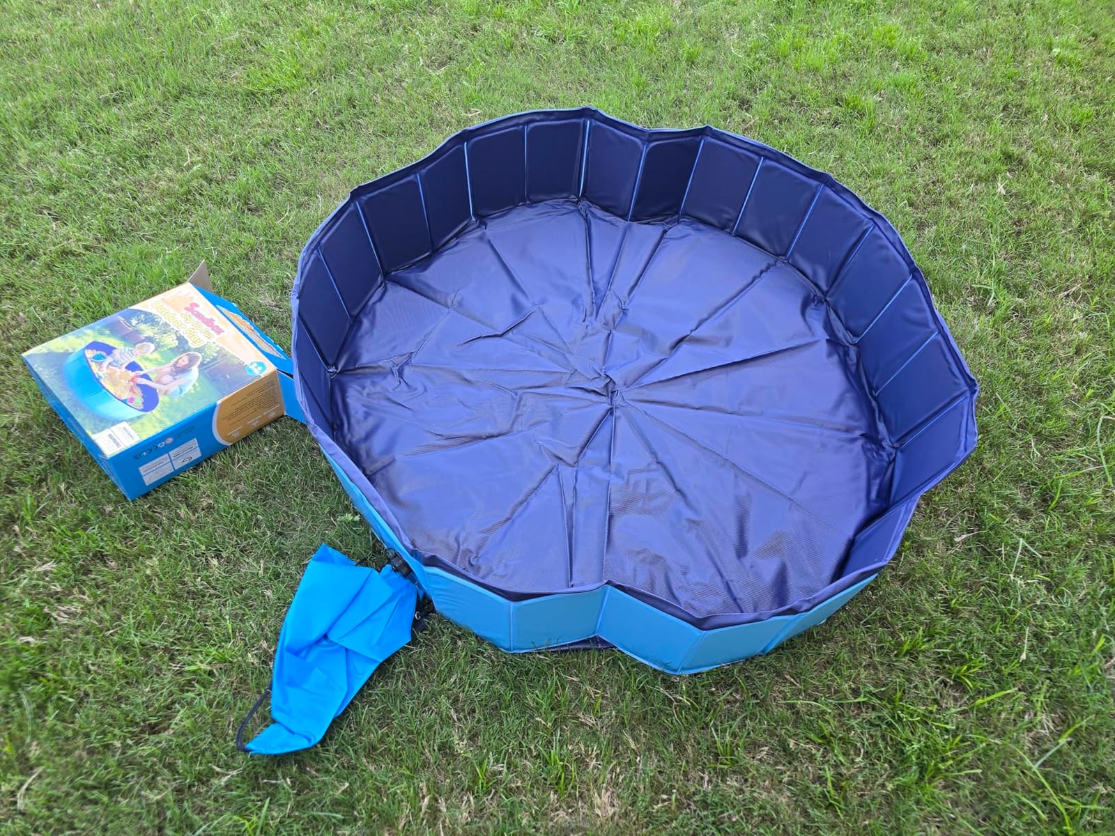Aywewii 48'' Extra Large Sandbox for Kids, Foldable Sand Box with Drain Cap & Carry Bag, PVC Sand Pit for Outdoor Indoor Yard Park Beach Camping, No Tools Unfold & Play, Gift for Boys Girls Ages 3-8 customer photo 1