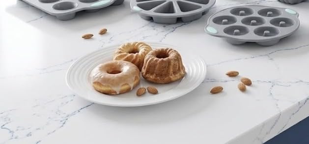 To encounter 51 Piece Silicone Baking Pan Set, Non-Stick Bakeware Set with Baking Pans, Reusable Donut Mold, Food-Grade Silicone Molds for Cakes, Cookies, Muffins, Bread, Light Grey customer photo 2