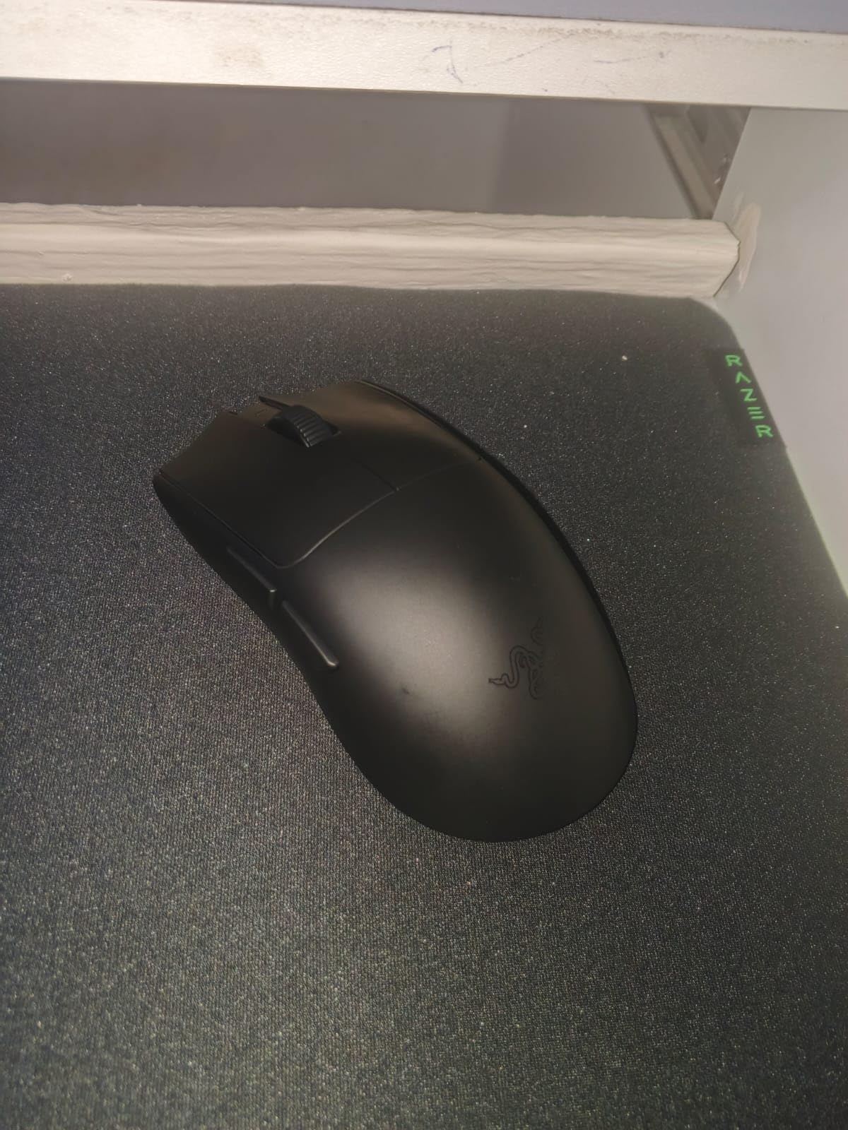 Razer Viper V4 Pro Wireless Esports Gaming Mouse, 49g, 180Hr Battery, Black | Ultra Lightweight, 50K DPI Optical Sensor, 8K Polling, Gen-4 Optical Switches customer photo 2