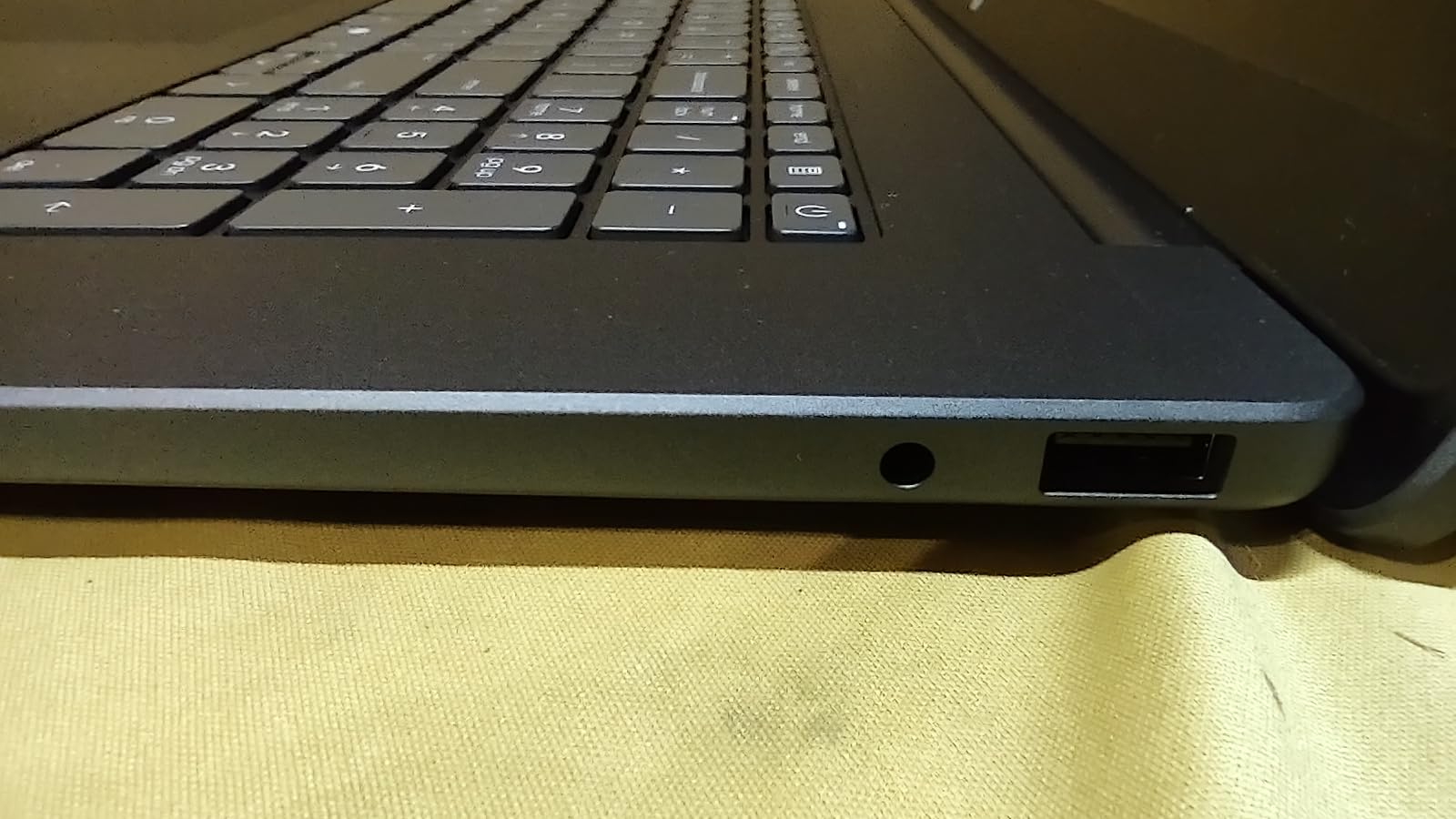 HP OmniBook 3 17.3 inch Laptop PC, FHD Display, AMD Ryzen 3 30, 8GB RAM, 512GB SSD, AMD Radeon 610M Graphics, Windows 11 Home, Mica Silver customer photo 2