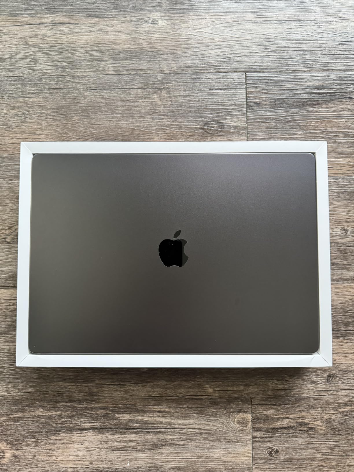 2026 MacBook Pro Laptop with Apple M5 Pro chip with 18-core CPU and 20-core GPU: Built for AI, 16.2-inch Liquid Retina XDR Display, 24GB Unified Memory, 1TB SSD, Wi-Fi 7; Space Black customer photo 1