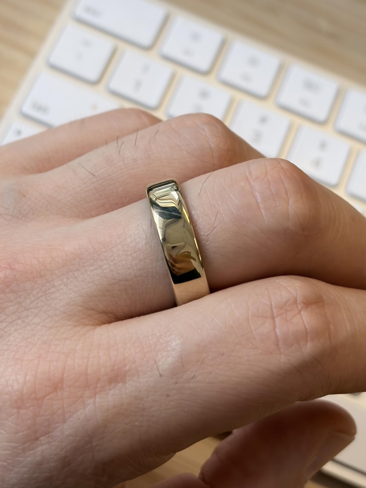 Oura Ring 5 Smart Ring - Gold - Size 9 - Fitness & Sleep Tracker | World's Smallest Smart Ring, Activity, Women's Health, AI Advisor, 1 Week Battery Life, IP68 Waterproof, Size Before You Buy customer photo 2