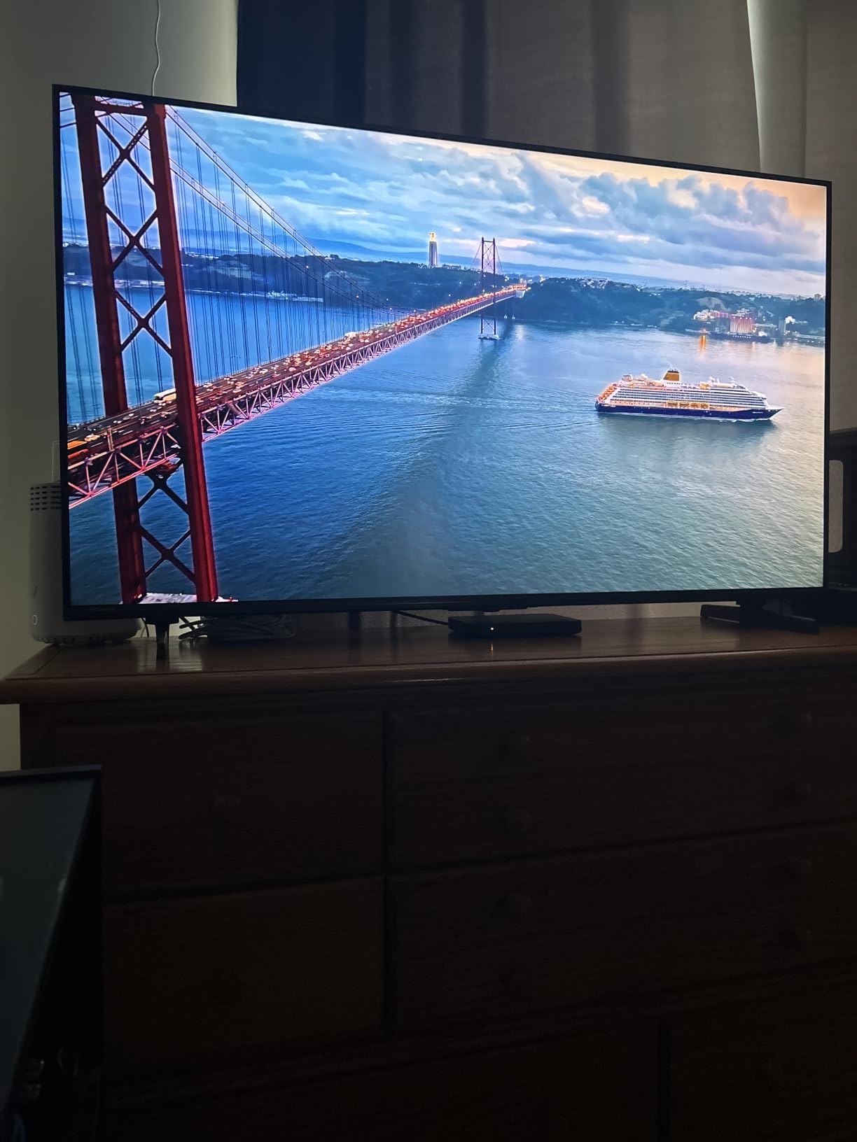 Hisense 100