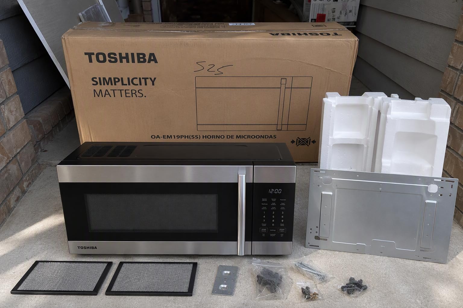 TOSHIBA 1.9 Cu.Ft. Over the Range Microwave Oven with Easy Installation, Soft Close Door, ChefDefrost, Sensor, 400 CFM Ventilation, 1000W, Stainless Steel, OA-EM19PH(SS) customer photo 2