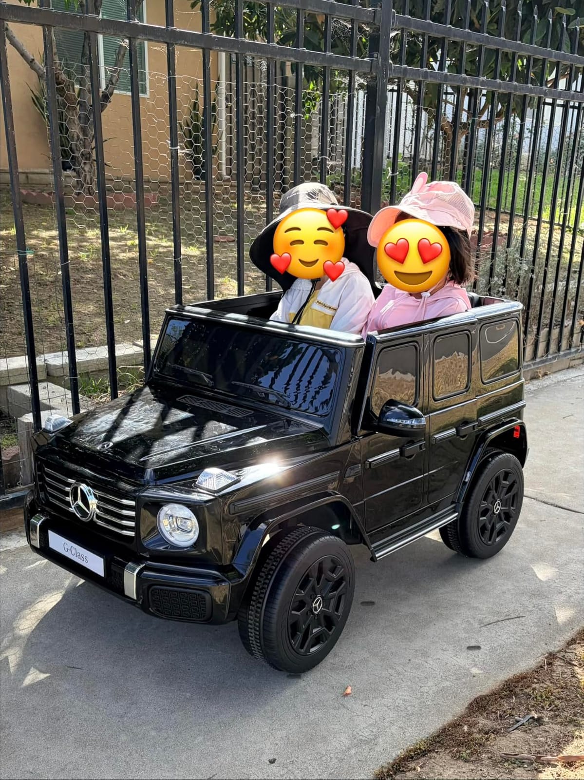 ELEMARA 2 Seater 24v Ride on Toys for Big Kids, Mercedes Benz G-Class G500 Kids Car, Toddler Electric Car w/Remote Control, Electric Vehicle to Drive, Bluetooth, Music & Horn, Low Battery Prompt, White customer photo 2