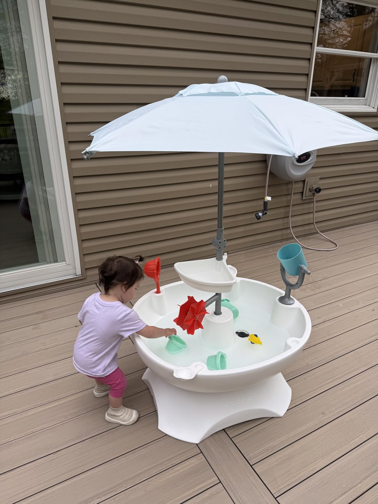 Step2 Sunshine Springs Splash Water Table with CoolBreeze Misting Canopy, Kids Outdoor Water Play Table with Umbrella for Toddlers and Preschoolers, 8 Accessories, Ages 2+, White customer photo 2